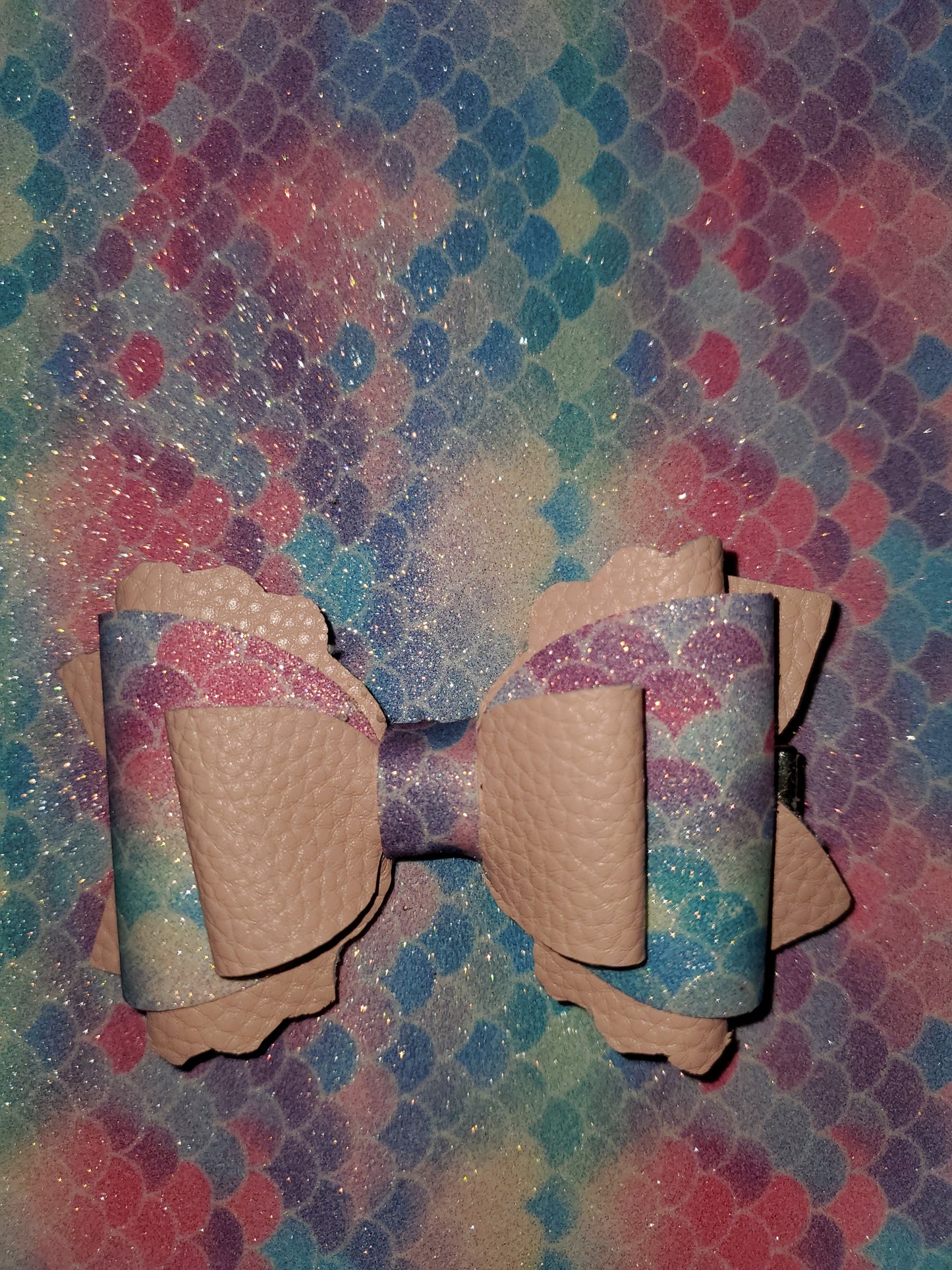 Scalloped layered bow