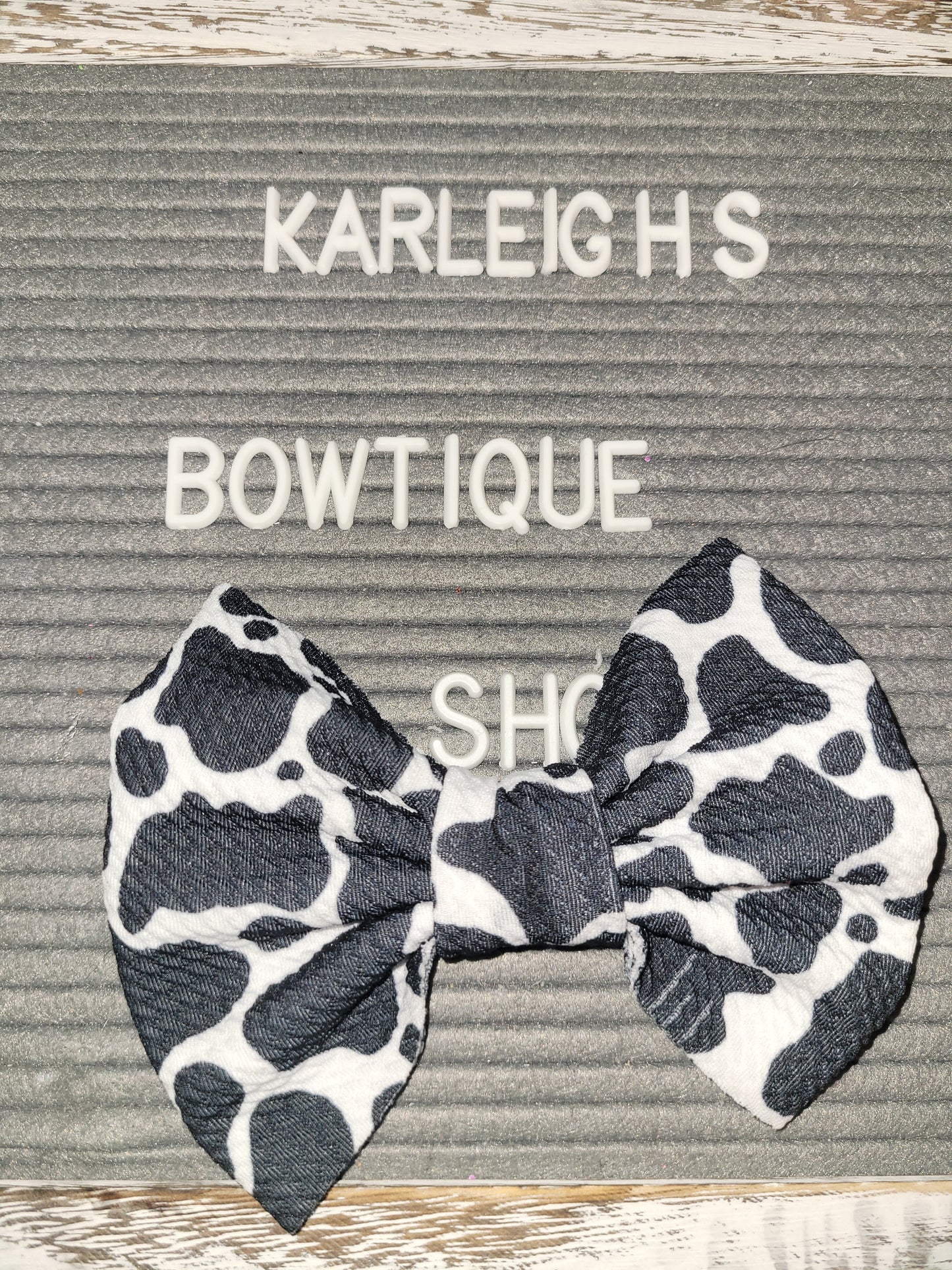 Cow bow